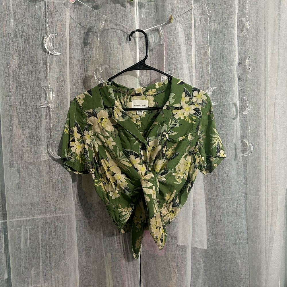 green American Eagle cropped Hawaiian shirt with tie *small*